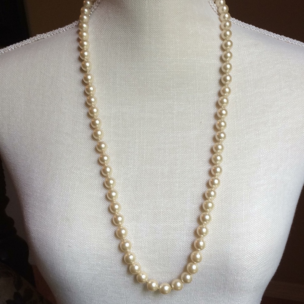30" Pearl (faux) vintage Necklace